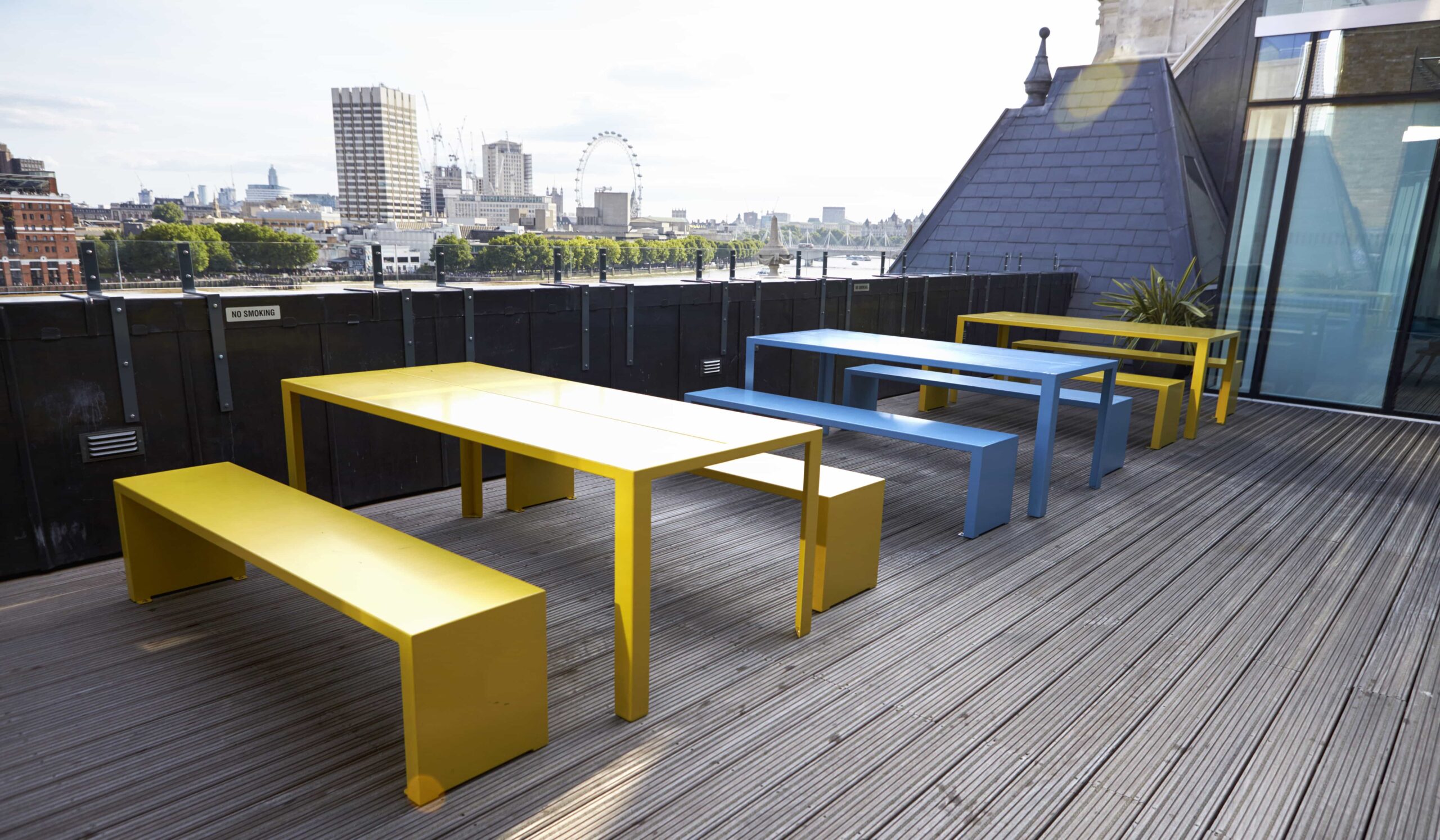 roof-terrace-break-area-at-a-london-business-premi-PS7BXDV